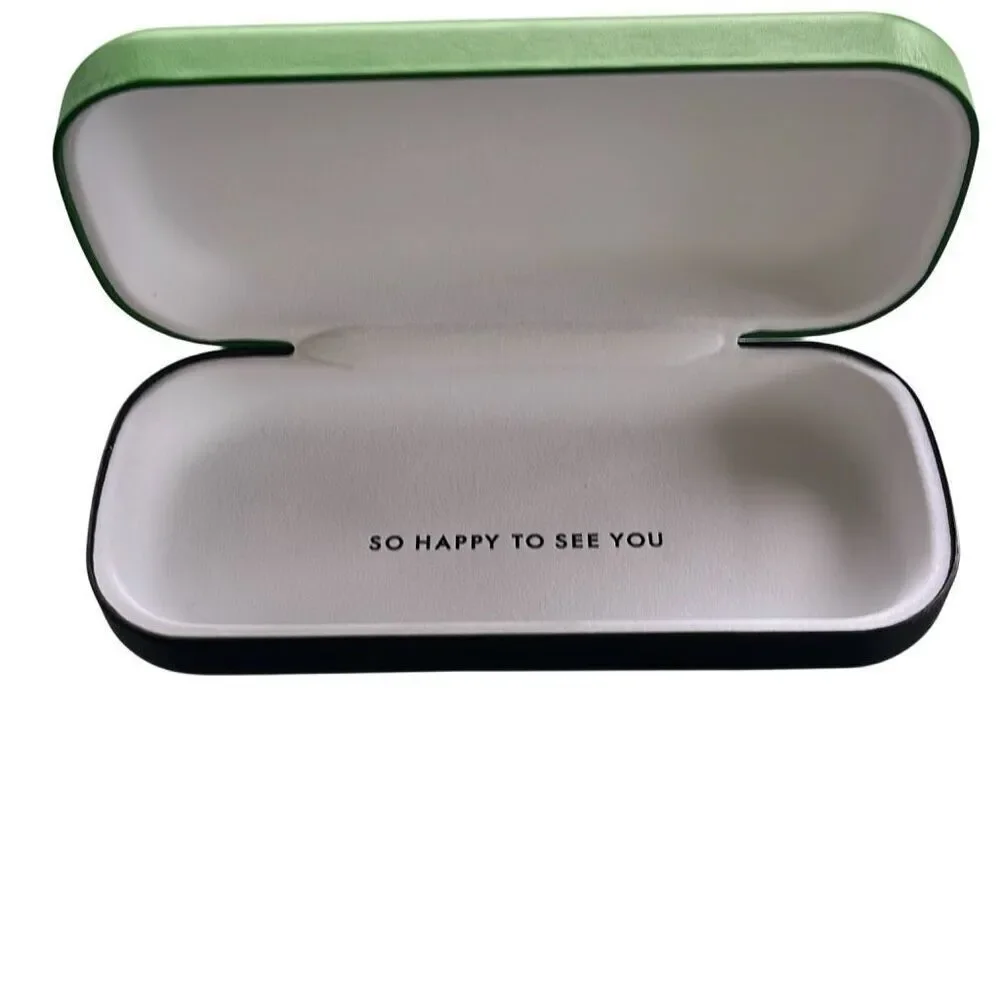 Kate Spade eyeglass case very good condition. Super cute.